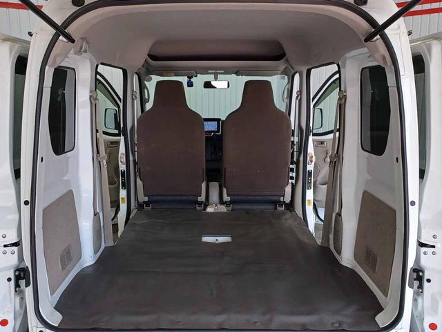 NV100クリッパーバン DX AT(5AGS) メモリーナビ(CN-E320D) Bluetoothオーディオ SD 地デジテレビ バックカメラ ドライブレコーダー ヒルスタートアシスト オーバーヘッドシェルフ プライバシーガラス(55枚目)