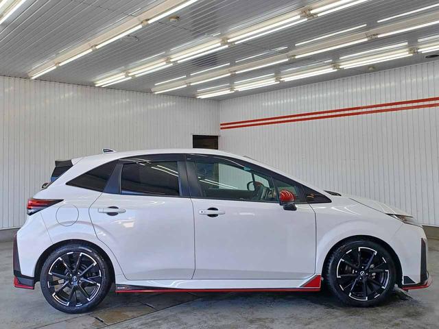 オーラ ニスモ プロパイロット 全方位運転支援 ドラレコ 純正9インチナビ アラウンドビューモニター AppleCarPlay フルセグ インテリジェントルームミラー 寒冷地仕様 1オーナー 禁煙 インテリキー(9枚目)