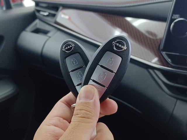 オーラ ニスモ プロパイロット 全方位運転支援 ドラレコ 純正9インチナビ アラウンドビューモニター AppleCarPlay フルセグ インテリジェントルームミラー 寒冷地仕様 1オーナー 禁煙 インテリキー(28枚目)