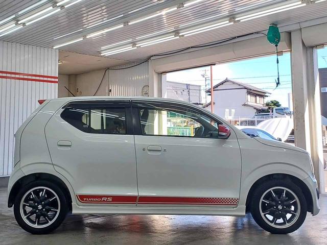 アルトターボＲＳ ベースグレード　衝突軽減ブレーキ　禁煙車　スマートキー２個　ＥＴＣ　シートヒーター　ＨＩＤ　純正１５ＡＷ　誤発進抑制（9枚目）