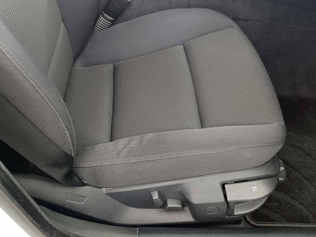 ５シリーズ ５２３ｉ　アイドリングストップ　ＤＳＣ　クルーズコントロール　クリアランスソナー　電動格納ミラー　純正ＨＤＤナビ　バックカメラ　ミラービルトインＥＴＣ　オートマチックホールド　禁煙（18枚目）