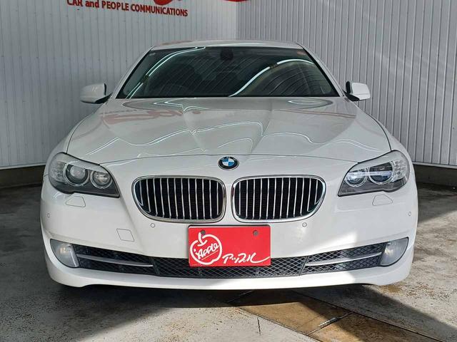 ５シリーズ ５２３ｉ　アイドリングストップ　ＤＳＣ　クルーズコントロール　クリアランスソナー　電動格納ミラー　純正ＨＤＤナビ　バックカメラ　ミラービルトインＥＴＣ　オートマチックホールド　禁煙（23枚目）