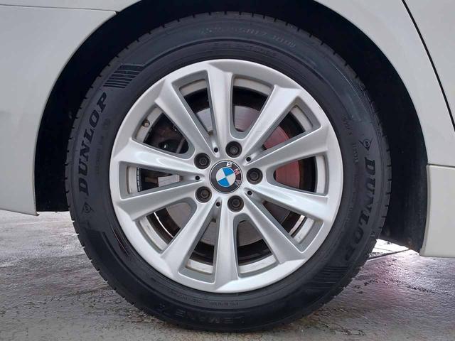 ５シリーズ ５２３ｉ　アイドリングストップ　ＤＳＣ　クルーズコントロール　クリアランスソナー　電動格納ミラー　純正ＨＤＤナビ　バックカメラ　ミラービルトインＥＴＣ　オートマチックホールド　禁煙（34枚目）