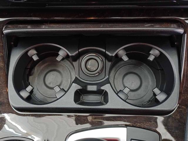 ５シリーズ ５２３ｉ　アイドリングストップ　ＤＳＣ　クルーズコントロール　クリアランスソナー　電動格納ミラー　純正ＨＤＤナビ　バックカメラ　ミラービルトインＥＴＣ　オートマチックホールド　禁煙（56枚目）