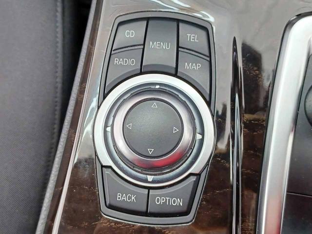 ５シリーズ ５２３ｉ　アイドリングストップ　ＤＳＣ　クルーズコントロール　クリアランスソナー　電動格納ミラー　純正ＨＤＤナビ　バックカメラ　ミラービルトインＥＴＣ　オートマチックホールド　禁煙（57枚目）