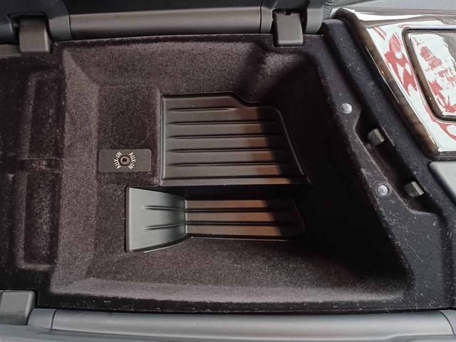 ５シリーズ ５２３ｉ　アイドリングストップ　ＤＳＣ　クルーズコントロール　クリアランスソナー　電動格納ミラー　純正ＨＤＤナビ　バックカメラ　ミラービルトインＥＴＣ　オートマチックホールド　禁煙（60枚目）