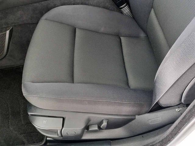 ５シリーズ ５２３ｉ　アイドリングストップ　ＤＳＣ　クルーズコントロール　クリアランスソナー　電動格納ミラー　純正ＨＤＤナビ　バックカメラ　ミラービルトインＥＴＣ　オートマチックホールド　禁煙（63枚目）