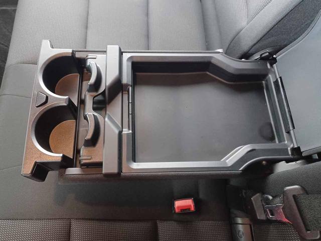 ５シリーズ ５２３ｉ　アイドリングストップ　ＤＳＣ　クルーズコントロール　クリアランスソナー　電動格納ミラー　純正ＨＤＤナビ　バックカメラ　ミラービルトインＥＴＣ　オートマチックホールド　禁煙（67枚目）