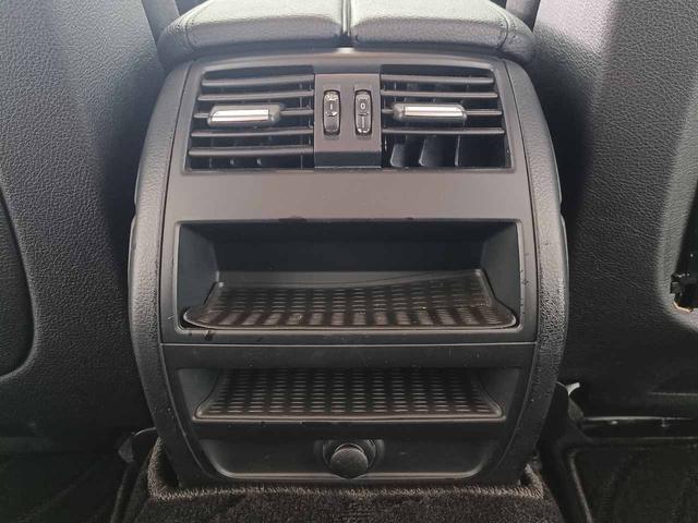 ５シリーズ ５２３ｉ　アイドリングストップ　ＤＳＣ　クルーズコントロール　クリアランスソナー　電動格納ミラー　純正ＨＤＤナビ　バックカメラ　ミラービルトインＥＴＣ　オートマチックホールド　禁煙（68枚目）