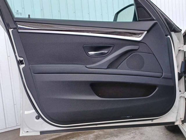 ５シリーズ ５２３ｉ　アイドリングストップ　ＤＳＣ　クルーズコントロール　クリアランスソナー　電動格納ミラー　純正ＨＤＤナビ　バックカメラ　ミラービルトインＥＴＣ　オートマチックホールド　禁煙（71枚目）