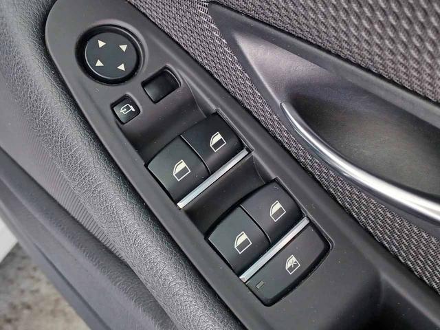 ５シリーズ ５２３ｉ　アイドリングストップ　ＤＳＣ　クルーズコントロール　クリアランスソナー　電動格納ミラー　純正ＨＤＤナビ　バックカメラ　ミラービルトインＥＴＣ　オートマチックホールド　禁煙（73枚目）