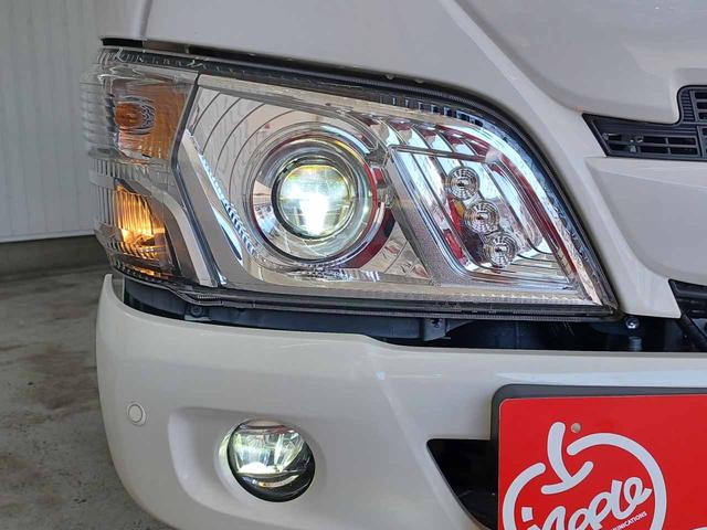 デュトロ 　ローダーダンプ　極東開発ＤＣ０３－２３０　３ｔ４ナンバー　６ＭＴ　トランクションコントロール　衝突軽減ブレーキ　車線逸脱警報　前ソナー　地上高前９１ｃｍ後９４ｃｍ　坂道発進補助　リアＷタイヤ（8枚目）