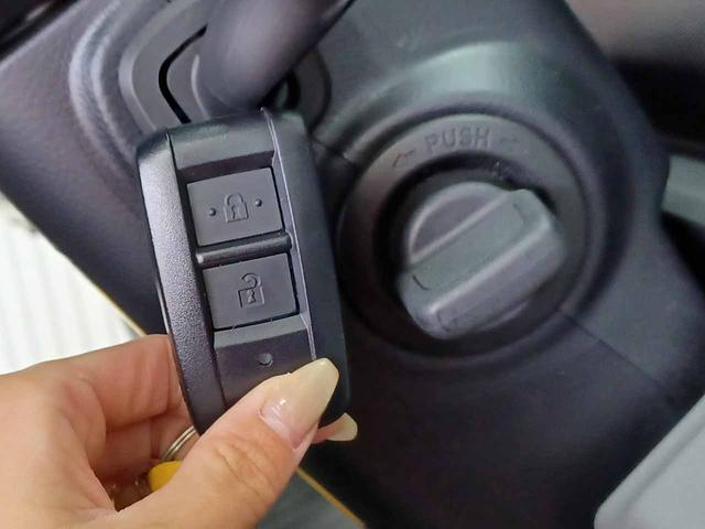 デュトロ 　ローダーダンプ　極東開発ＤＣ０３－２３０　３ｔ４ナンバー　６ＭＴ　トランクションコントロール　衝突軽減ブレーキ　車線逸脱警報　前ソナー　地上高前９１ｃｍ後９４ｃｍ　坂道発進補助　リアＷタイヤ（19枚目）