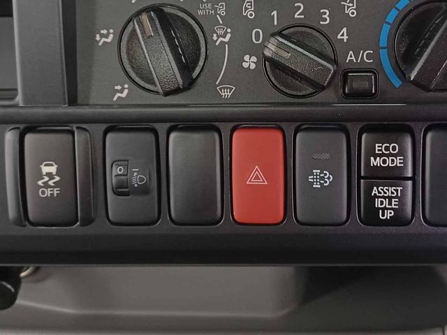 デュトロ 　ローダーダンプ　極東開発ＤＣ０３－２３０　３ｔ４ナンバー　６ＭＴ　トランクションコントロール　衝突軽減ブレーキ　車線逸脱警報　前ソナー　地上高前９１ｃｍ後９４ｃｍ　坂道発進補助　リアＷタイヤ（21枚目）