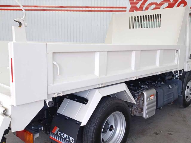 デュトロ 　ローダーダンプ　極東開発ＤＣ０３－２３０　３ｔ４ナンバー　６ＭＴ　トランクションコントロール　衝突軽減ブレーキ　車線逸脱警報　前ソナー　地上高前９１ｃｍ後９４ｃｍ　坂道発進補助　リアＷタイヤ（30枚目）