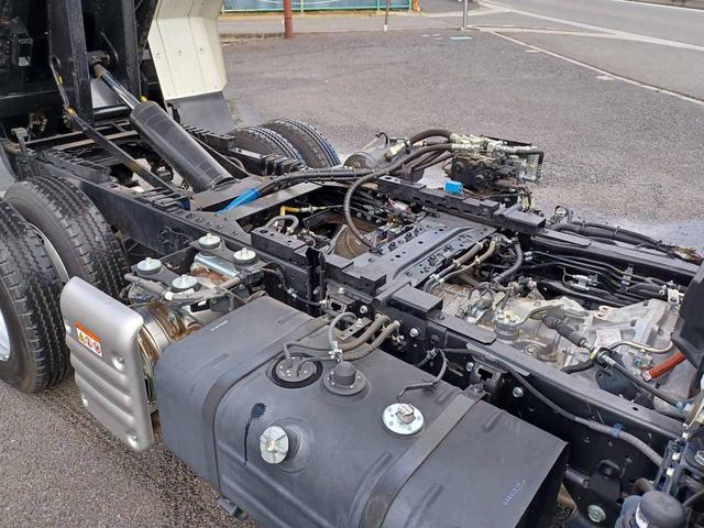 デュトロ 　ローダーダンプ　極東開発ＤＣ０３－２３０　３ｔ４ナンバー　６ＭＴ　トランクションコントロール　衝突軽減ブレーキ　車線逸脱警報　前ソナー　地上高前９１ｃｍ後９４ｃｍ　坂道発進補助　リアＷタイヤ（35枚目）