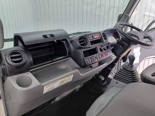 デュトロ 　ローダーダンプ　極東開発ＤＣ０３－２３０　３ｔ４ナンバー　６ＭＴ　トランクションコントロール　衝突軽減ブレーキ　車線逸脱警報　前ソナー　地上高前９１ｃｍ後９４ｃｍ　坂道発進補助　リアＷタイヤ（50枚目）