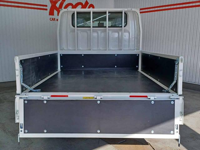 キャンター Wキャブ 2t積み 全低床 オートマ フル液晶メーター アクティブブレーキアシスト 車線逸脱防止 リアビューカメラ ステアリングスイッチ リアヒーター 荷寸長211幅160アオリ38cm 禁煙(12枚目)