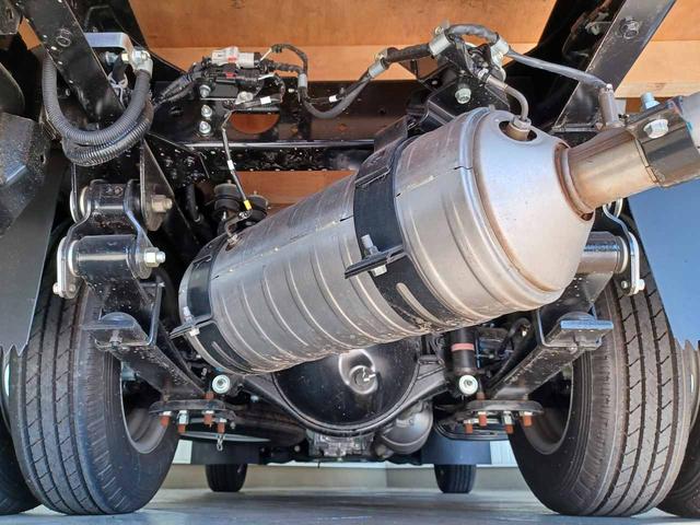 キャンター Wキャブ 2t積み 全低床 オートマ フル液晶メーター アクティブブレーキアシスト 車線逸脱防止 リアビューカメラ ステアリングスイッチ リアヒーター 荷寸長211幅160アオリ38cm 禁煙(32枚目)