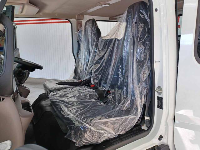 キャンター Wキャブ 2t積み 全低床 オートマ フル液晶メーター アクティブブレーキアシスト 車線逸脱防止 リアビューカメラ ステアリングスイッチ リアヒーター 荷寸長211幅160アオリ38cm 禁煙(53枚目)
