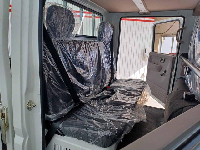 キャンター Wキャブ 2t積み 全低床 オートマ フル液晶メーター アクティブブレーキアシスト 車線逸脱防止 リアビューカメラ ステアリングスイッチ リアヒーター 荷寸長211幅160アオリ38cm 禁煙(56枚目)