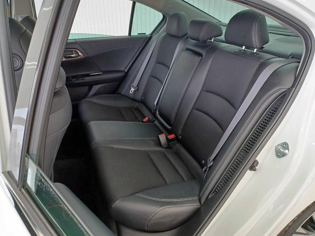 アコードハイブリッド ＥＸ　純正ナビ　アップルカープレイ　Ｂｌｕｅｔｏｏｔｈオーディオ　ＤＶＤ再生　フルセグ　バックカメラ　ＬＥＤヘッドライト＆ＬＥＤフォグ　黒ハーフレザーシート　前後シートヒーター　前席パワーシート　禁煙車（67枚目）