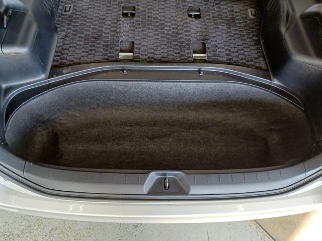 ノア Si 両側電動スライドドア 8人乗り スマートキー&プッシュスタート 純正ナビ DVD再生 Bluetoothオーディオ SD フルセグ バックモニター ディスチャージヘッドライト 禁煙車 フロントソナー(68枚目)