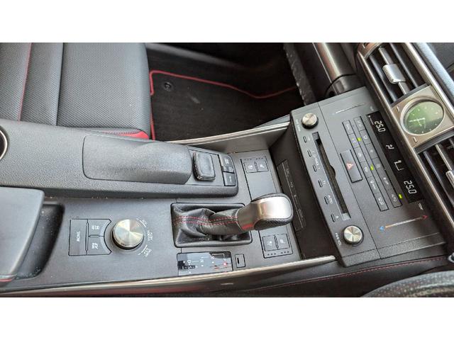 ＩＳ ＩＳ３００ｈ　ＦスポーツＸライン　ＥＴＣ　クリアランスソナー　オートクルーズコントロール　ナビ　アルミホイール　ＬＥＤヘッドランプ　ＣＶＴ　シートヒーター　シートエアコン　スマートキー　電動格納ミラー　盗難防止システム　パワーシート（8枚目）