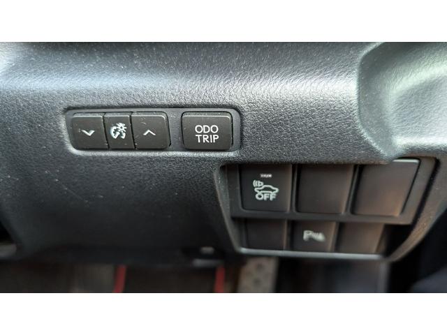 ＩＳ ＩＳ３００ｈ　ＦスポーツＸライン　ＥＴＣ　クリアランスソナー　オートクルーズコントロール　ナビ　アルミホイール　ＬＥＤヘッドランプ　ＣＶＴ　シートヒーター　シートエアコン　スマートキー　電動格納ミラー　盗難防止システム　パワーシート（9枚目）