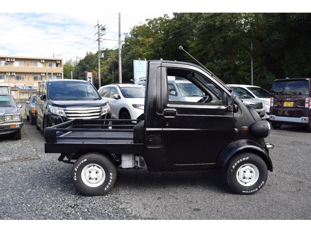 ミゼットII Ｄタイプ　４速ミッション　エアコン　全塗装ブラック　ＣＤデッキ　社外ステアリング（10枚目）