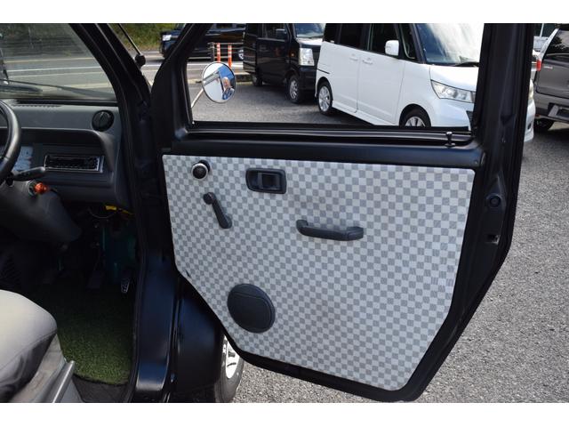 ミゼットII Ｄタイプ　４速ミッション　エアコン　全塗装ブラック　ＣＤデッキ　社外ステアリング（13枚目）