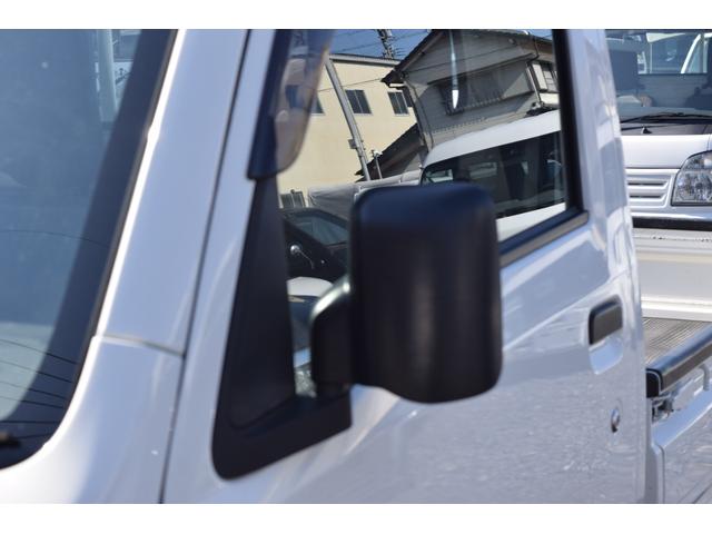 サンバートラック 　ダンプ　４ＷＤ　５速ミッション　エアコン　パワステ　助手席側エアバック　運転席エアバック（10枚目）
