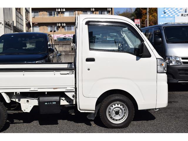 サンバートラック 　ダンプ　４ＷＤ　５速ミッション　エアコン　パワステ　助手席側エアバック　運転席エアバック（15枚目）