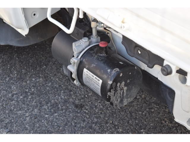 サンバートラック 　ダンプ　４ＷＤ　５速ミッション　エアコン　パワステ　助手席側エアバック　運転席エアバック（25枚目）