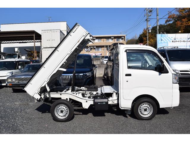 サンバートラック 　ダンプ　４ＷＤ　５速ミッション　エアコン　パワステ　助手席側エアバック　運転席エアバック（30枚目）