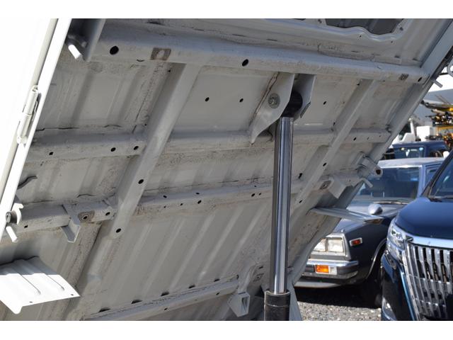 サンバートラック 　ダンプ　４ＷＤ　５速ミッション　エアコン　パワステ　助手席側エアバック　運転席エアバック（43枚目）