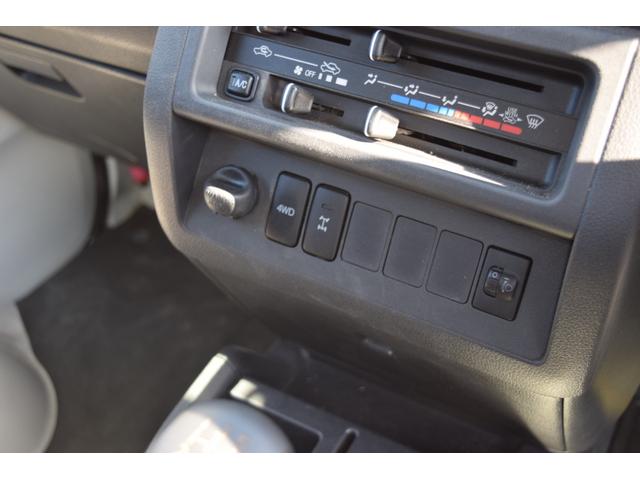 サンバートラック 　ダンプ　４ＷＤ　５速ミッション　エアコン　パワステ　助手席側エアバック　運転席エアバック（54枚目）