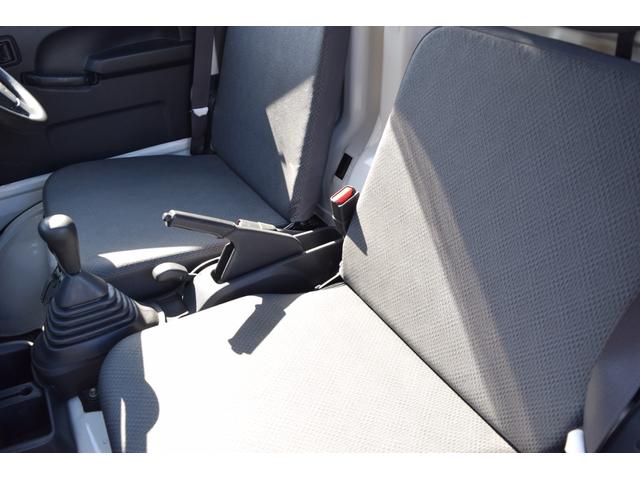 サンバートラック 　ダンプ　４ＷＤ　５速ミッション　エアコン　パワステ　助手席側エアバック　運転席エアバック（61枚目）