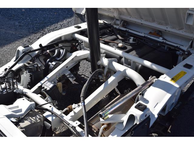 サンバートラック 　ダンプ　４ＷＤ　５速ミッション　エアコン　パワステ　助手席側エアバック　運転席エアバック（67枚目）