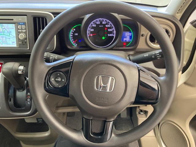 Ｎ－ＯＮＥ Ｇ・Ｌパッケージ　バックカメラ　ナビ　オートライト　ＨＩＤ　スマートキー　アイドリングストップ　ベンチシート　ＣＶＴ　盗難防止システム　ＡＢＳ　ＥＳＣ　ＣＤ　ＵＳＢ　衝突安全ボディ　エアコン　パワーステアリング（3枚目）