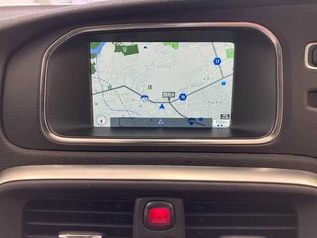 �i�r�t�������s��h���C�u���y�����ЂƎ��I���߂Ă̓��ł��������ƂȂ��G�X�R�[�g���Ă���܂��B