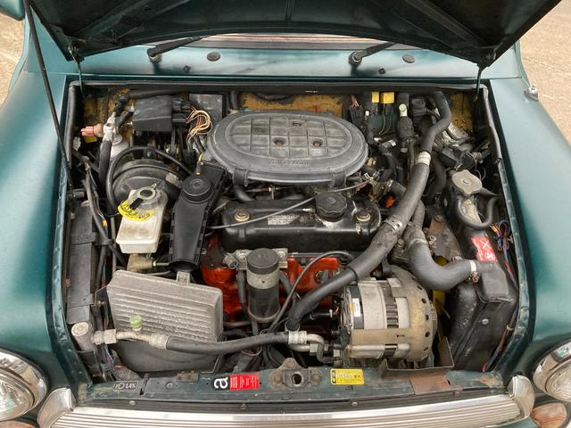 メイフェア１．３ｉ　４速マニュアル　１．３インジェクションエンジン車　バルブステムシール・インジェクター・ウォーターポンプ交換済　色替マットグリーン(4枚目)
