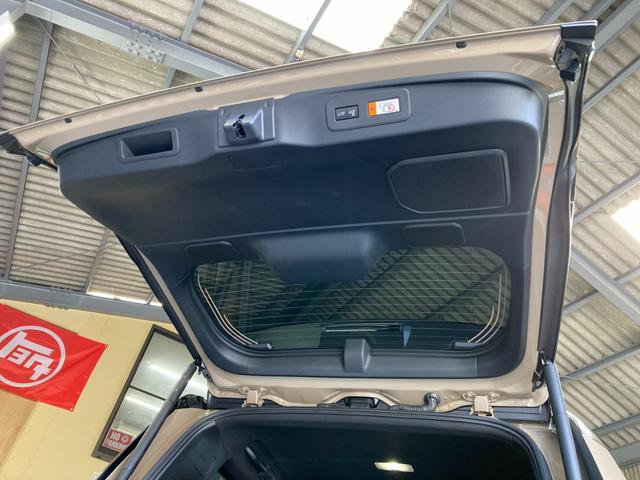 ＧＸ ＧＸ５５０　オーバートレイル＋　登録済未使用車　サンルーフ　マークレビンソンサウンド　全方位カメラ　デジタルインナーミラー　パワーバックドア　トーイングヒッチ　Ｖ３５Ａ型Ｖ６ツインターボガソリンエンジン　１０速オートマ　４ＷＤ（13枚目）