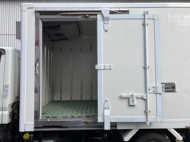キャンター 冷蔵冷凍車 FBA00 東プレ 低温冷凍車 -30℃〜+30℃設定 冷媒R404A スタンバイ装置付 オートマ 4P10ディーゼル 左サイド扉有 バックモニター 最大積載量1500kg(5枚目)