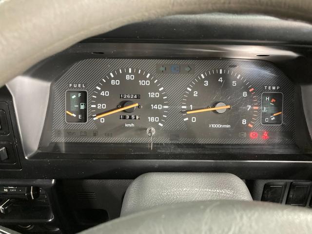 デリカバン ＤＸ　５ドア　４ＷＤ　５速マニュアル　４Ｇ６３キャブレターガソリンエンジン　ＮＯｘ・ＰＭ適合　４ナンバー貨物（13枚目）