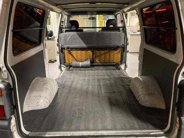 デリカバン ＤＸ　５ドア　４ＷＤ　５速マニュアル　４Ｇ６３キャブレターガソリンエンジン　ＮＯｘ・ＰＭ適合　４ナンバー貨物（15枚目）