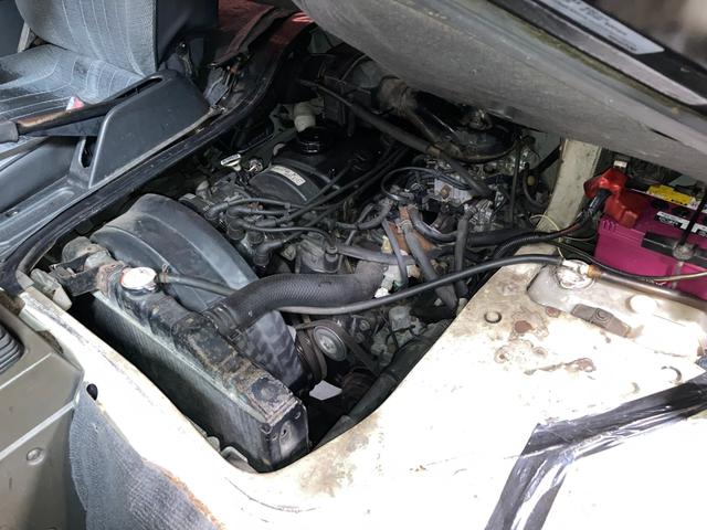 デリカバン ＤＸ　５ドア　４ＷＤ　５速マニュアル　４Ｇ６３キャブレターガソリンエンジン　ＮＯｘ・ＰＭ適合　４ナンバー貨物（16枚目）