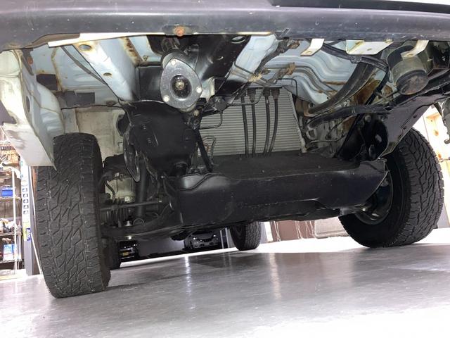 デリカバン ＤＸ　５ドア　４ＷＤ　５速マニュアル　４Ｇ６３キャブレターガソリンエンジン　ＮＯｘ・ＰＭ適合　４ナンバー貨物（17枚目）