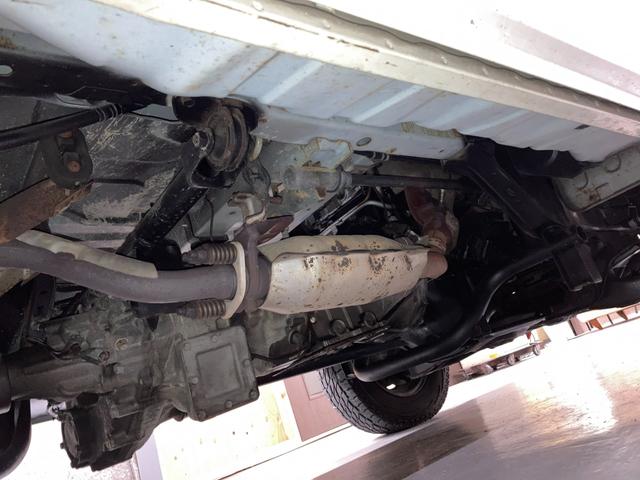 デリカバン ＤＸ　５ドア　４ＷＤ　５速マニュアル　４Ｇ６３キャブレターガソリンエンジン　ＮＯｘ・ＰＭ適合　４ナンバー貨物（18枚目）