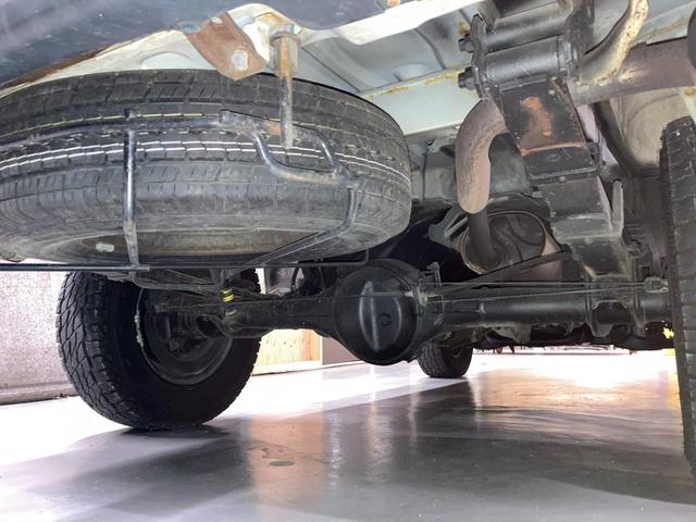 デリカバン ＤＸ　５ドア　４ＷＤ　５速マニュアル　４Ｇ６３キャブレターガソリンエンジン　ＮＯｘ・ＰＭ適合　４ナンバー貨物（19枚目）